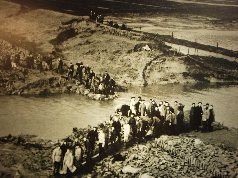 Ngày khởi công công trình 