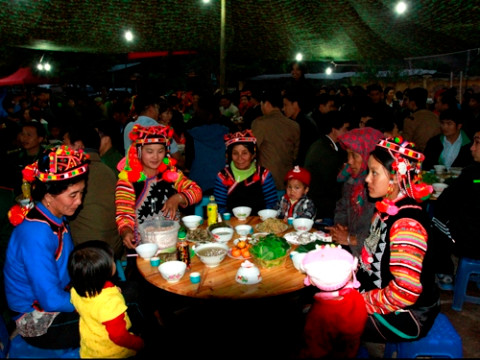 Tiệc đón Tết cổ truyền dân tộc Hà Nhì không thể thiếu hai món bánh Dầy và dưa muối