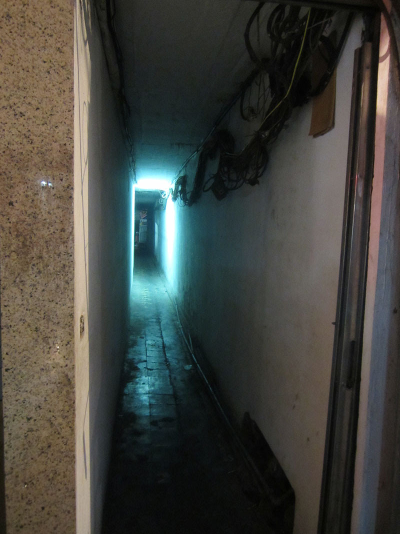 Gia đình chị Huyền sống cùng bố mẹ chồng và hai con trai trong ngõ số nhà 36 Hàng Thiếc