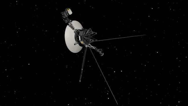 Minh họa về tàu thăm dò Voyager 1 đang bay qua không gian. (Ảnh: NASA/JPL-Caltech) Minh họa về tàu thăm dò Voyager 1 đang bay qua không gian. (Ảnh: NASA/JPL-Caltech)