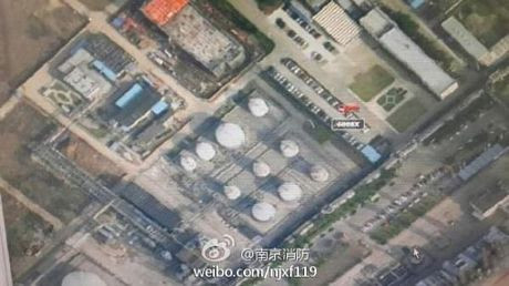 Cháy dữ dội tại nhà máy lọc dầu Trung Quốc ảnh 13