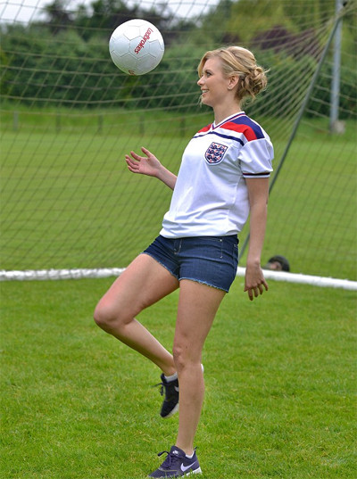 Người đẹp giỏi toán tìm ra 'ngựa ô' tại World Cup ảnh 2