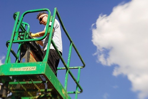 Nghệ sĩ đưa thơ lên tường nổi danh thiên hạ ảnh 8