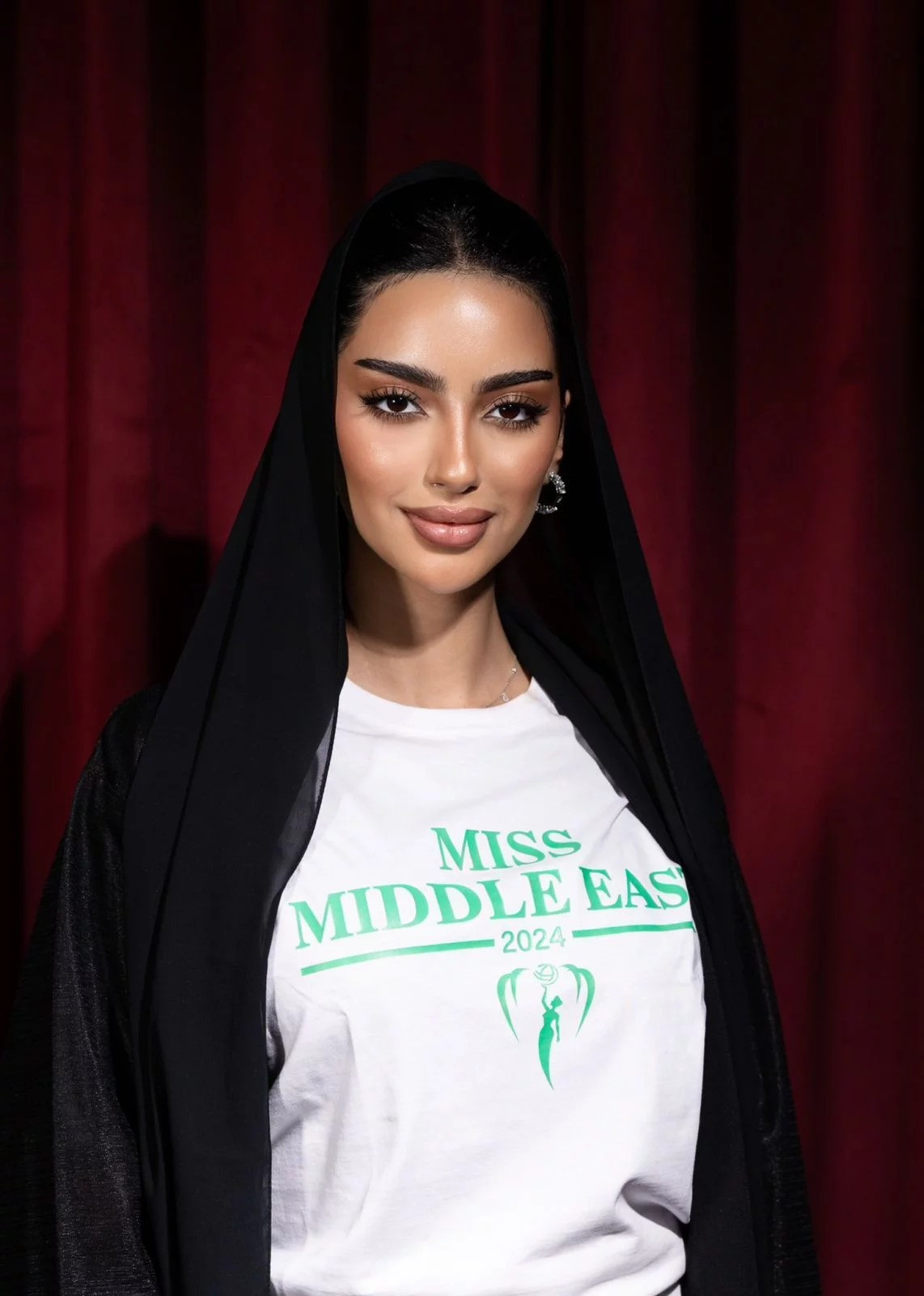 Là người phụ nữ Emirati đầu tiên tham gia cuộc thi Hoa hậu Trái Đất, Noura đặt mục tiêu tạo nên lịch sử tại cuộc thi năm nay.