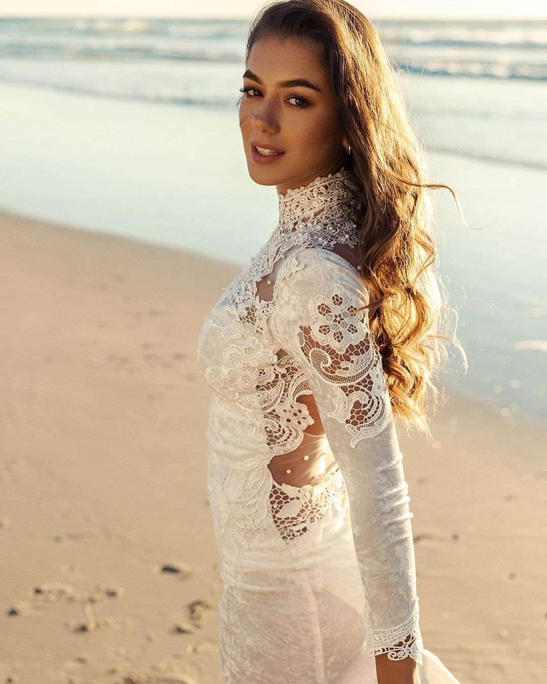 Cô nói trong một cuộc phỏng vấn gần đây: "Như chúng ta đã thấy, với tỷ lệ bạo lực gia đình ở đất nước này, đôi khi cha mẹ không phải là an toàn với trẻ em. Vì vậy, việc có một cuốn sách nói rõ ràng và đơn giản với trẻ em về những người có thể nói chuyện nếu gặp rắc rối là sáng kiến tuyệt vời mà tôi thực sự muốn hướng tới".