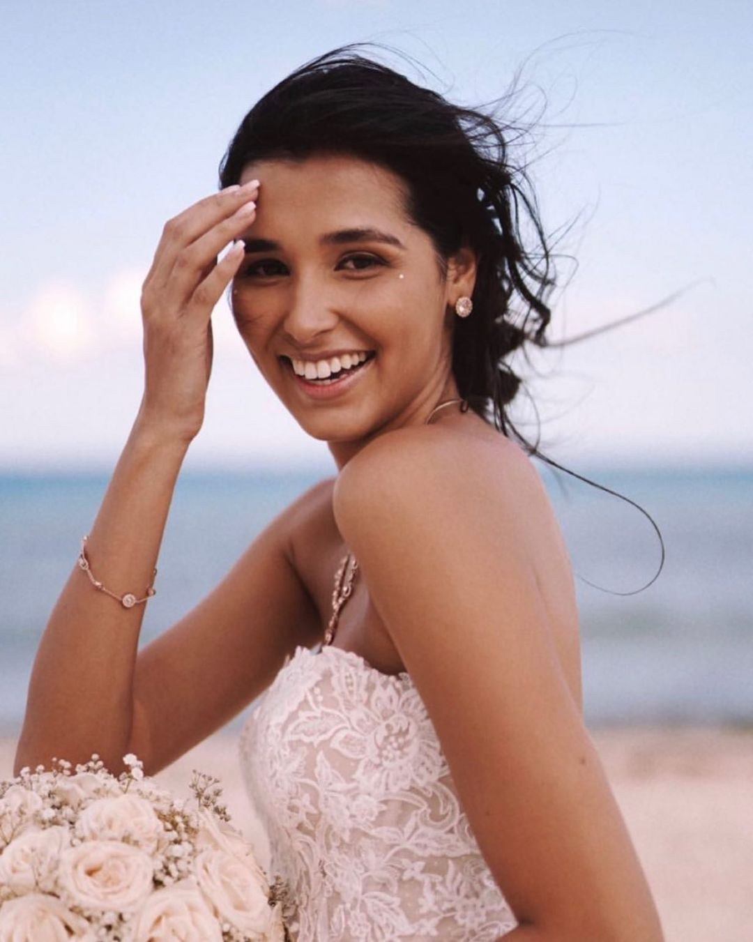 Trong một bài đăng trên Instagram, Maria cũng từng chia sẻ cô ước mình có thể ở lại Philippines và dành cho nơi này nhiều tình cảm.