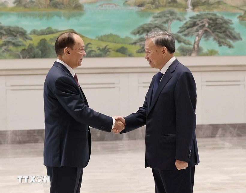 Tổng Bí thư, Chủ tịch nước Tô Lâm và Bí thư Tỉnh ủy Quảng Đông Hoàng Khôn Minh. Ảnh: TTXVN Tổng Bí thư, Chủ tịch nước Tô Lâm và Bí thư Tỉnh ủy Quảng Đông Hoàng Khôn Minh. Ảnh: TTXVN