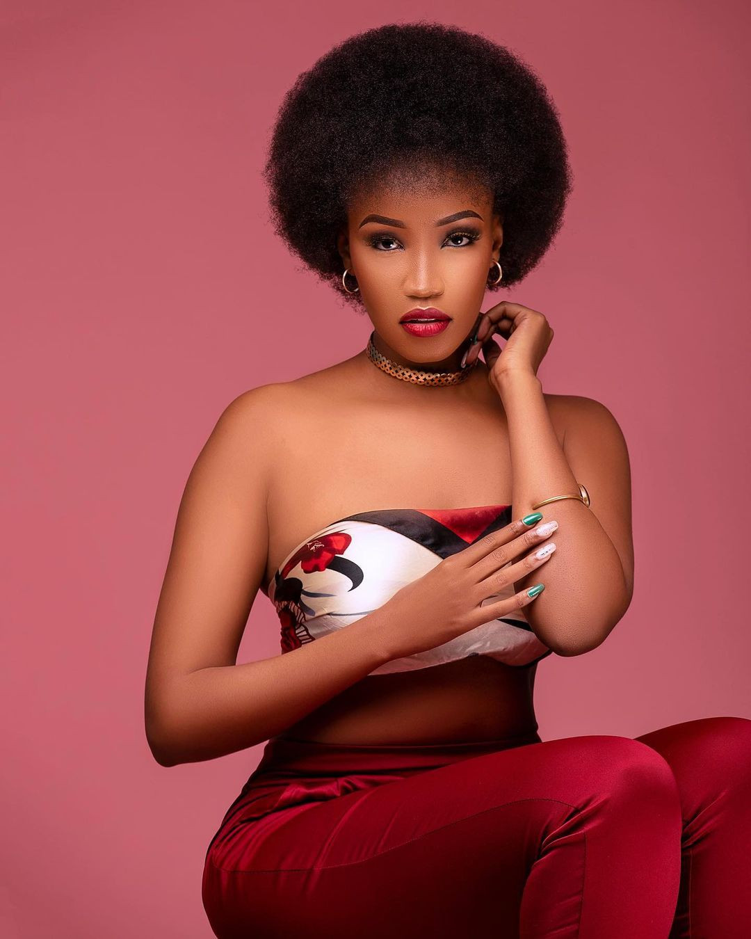 Người đẹp cho biết lý do cô quyết định tham gia các cuộc thi sắc đẹp vì bị cuốn hút với những thử thách của các cuộc thi này. Cô cho rằng những thử thách này giúp giới trẻ mang đến sự thay đổi trên thế giới. Người đẹp cho biết lý do cô quyết định tham gia các cuộc thi sắc đẹp vì bị cuốn hút với những thử thách của các cuộc thi này. Cô cho rằng những thử thách này giúp giới trẻ mang đến sự thay đổi trên thế giới.