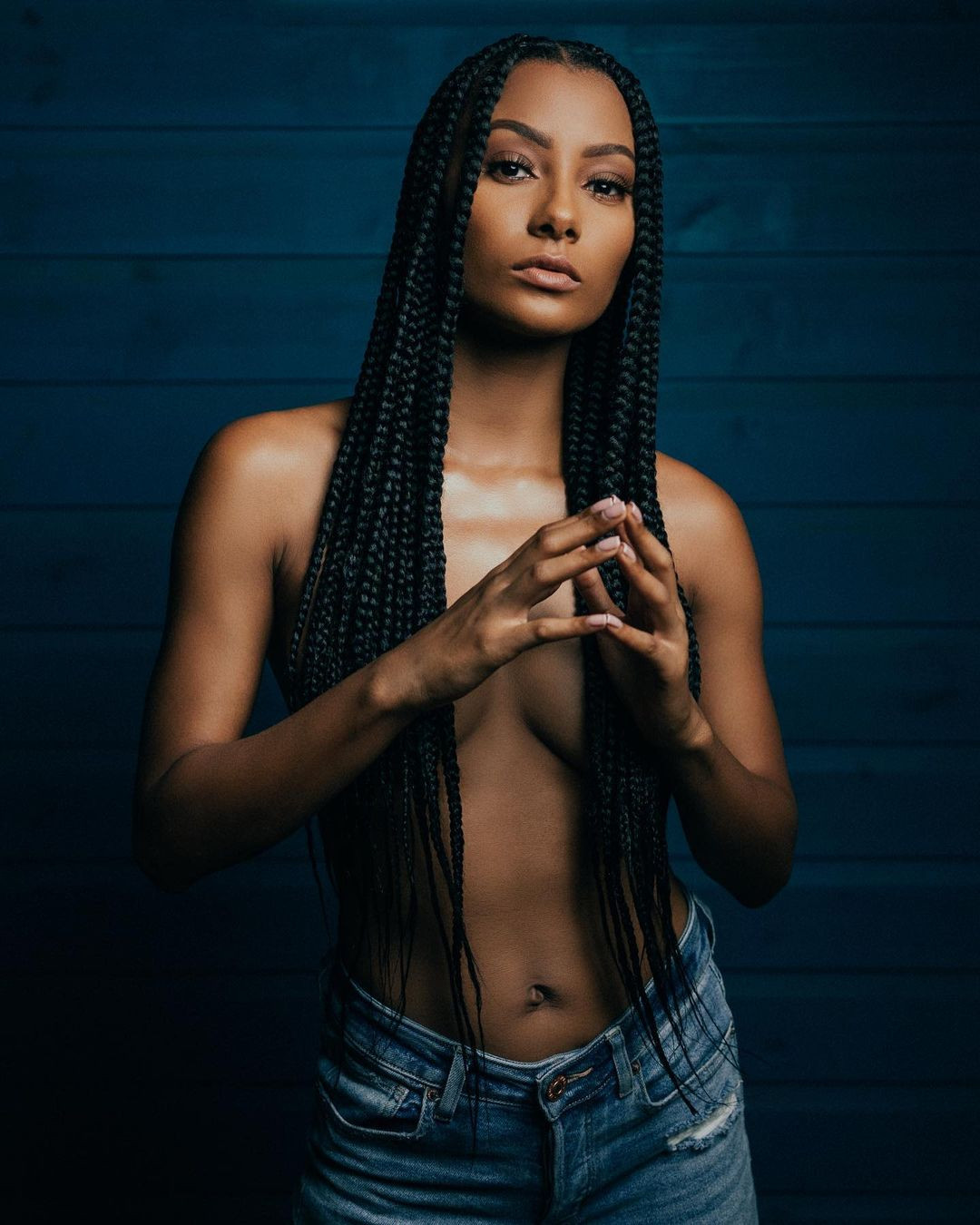 Người đẹp đại diện quốc gia sang Philippines tham dự Hoa hậu Trái Đất 2014 nhưng không giành được thành tích.