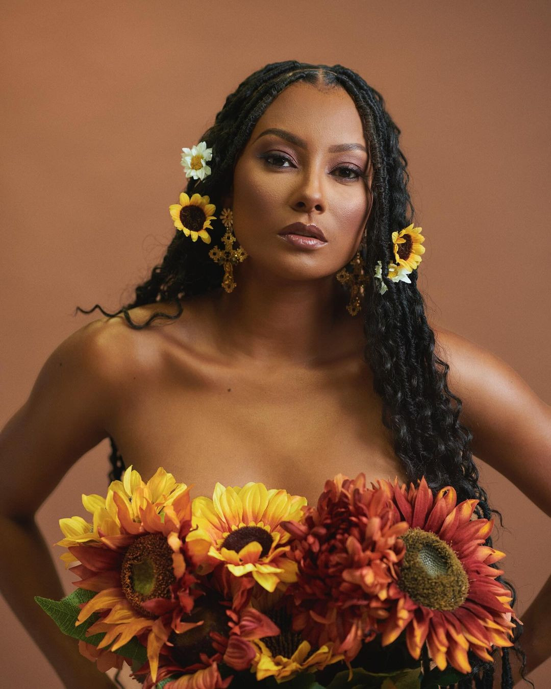 Năm 2017, Akisha tham dự cuộc thi Reina Hispanoamericana 2017 và giành giải Á hậu 1. Năm 2018, cô chiến thắng danh hiệu Miss Universe Curacao và sang Thái Lan dự thi Hoa hậu Hoàn vũ 2018, lọt vào top 10 chung cuộc.