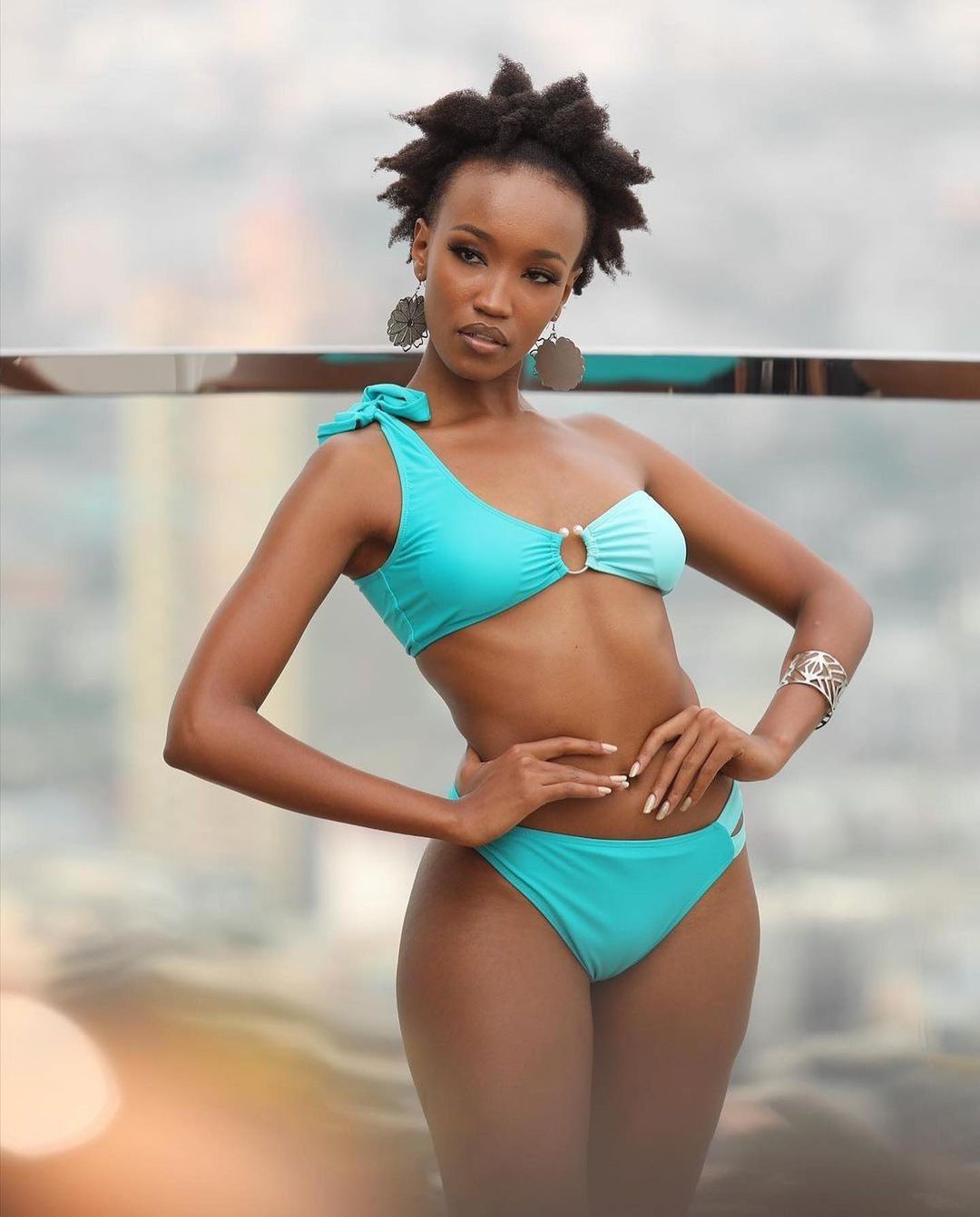 Tại cuộc thi Hoa hậu Hòa bình Quốc tế 2020 tổ chức ở Thái Lan, Irene Ng’endo gây chú ý với mái tóc cá tính và thân hình khỏe khoắn, đầy đặn. Tại cuộc thi Hoa hậu Hòa bình Quốc tế 2020 tổ chức ở Thái Lan, Irene Ng’endo gây chú ý với mái tóc cá tính và thân hình khỏe khoắn, đầy đặn.