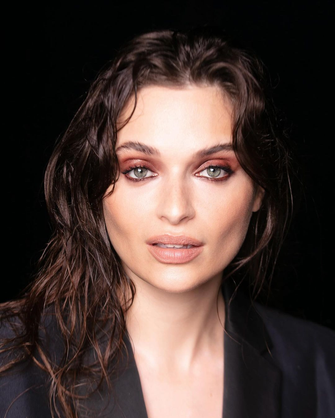 Mia Le Roux làm nên lịch sử khi trở thành người khiếm thính đầu tiên đăng quang Hoa hậu Nam Phi.