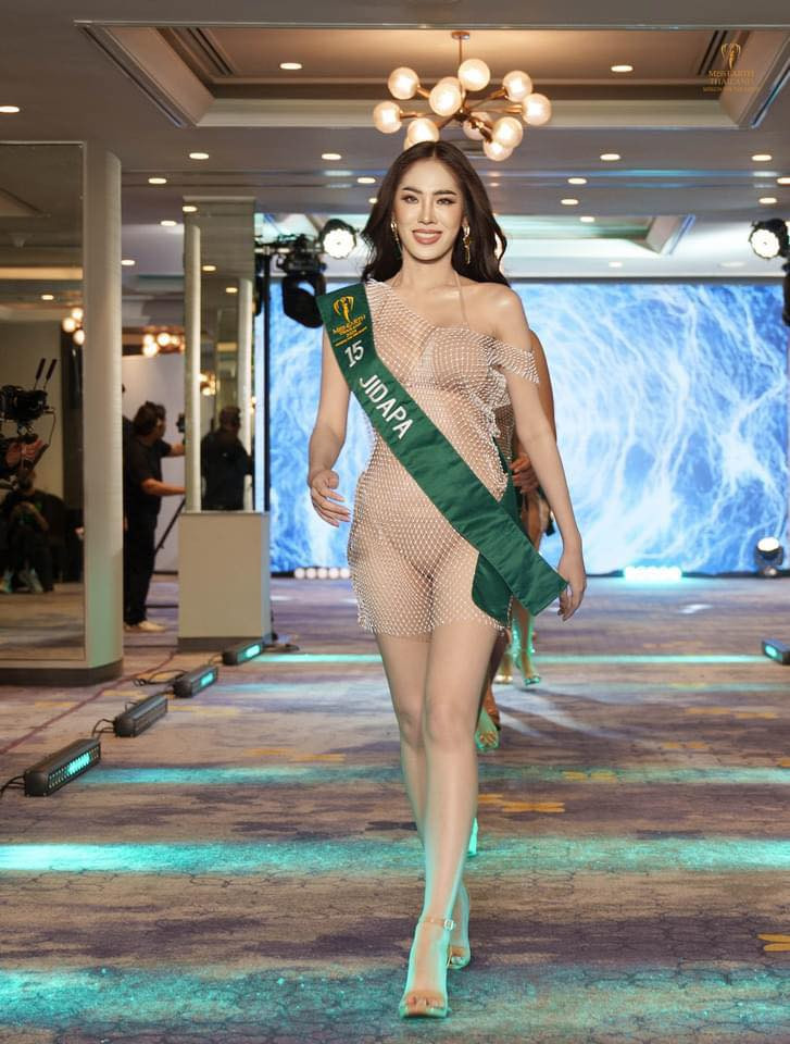 Hai người đẹp Jidapa và Rewadee đang được đánh giá là những thí sinh tiềm năng hiếm hoi cho vương miện Hoa hậu Trái Đất Thái Lan 2024.