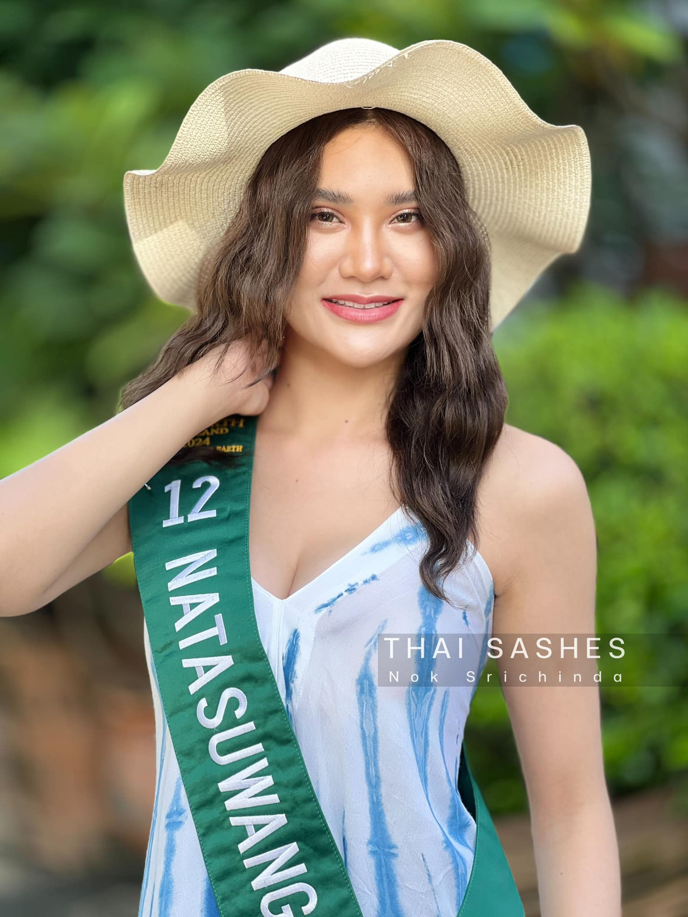 Nhiều người đẹp bị nhận xét có gương mặt thô cứng, thiếu nữ tính. Có thí sinh bị so sánh với người chuyển giới.