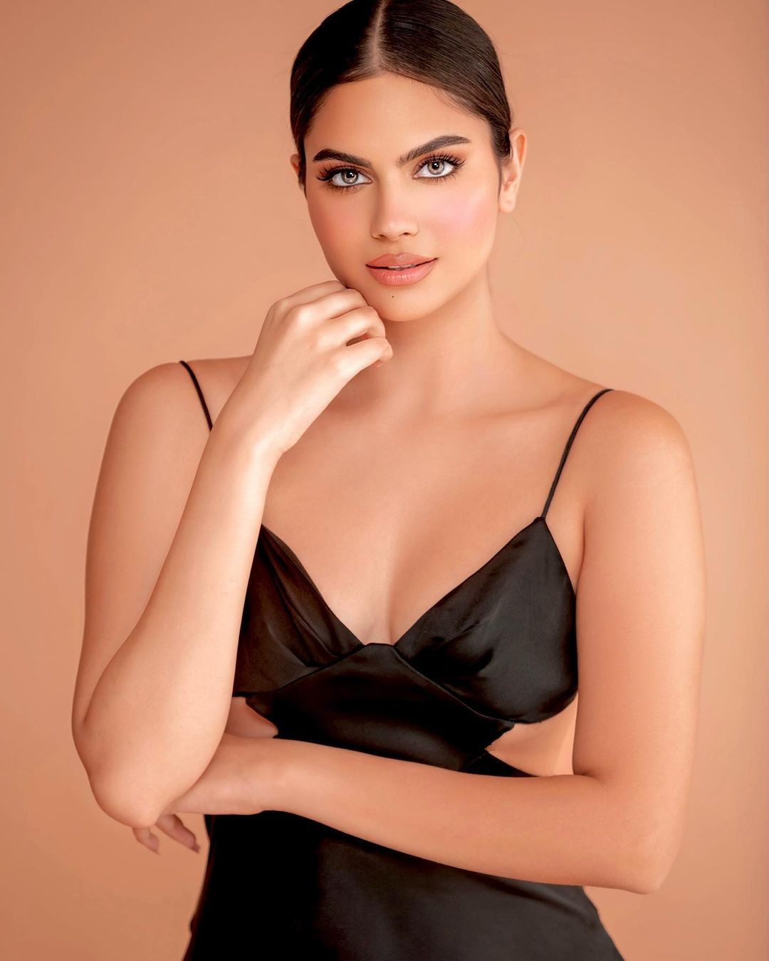 Rachel Gupta từng dự thi Miss Super Talent of the World 2022 và đăng quang ngôi vị cao nhất.