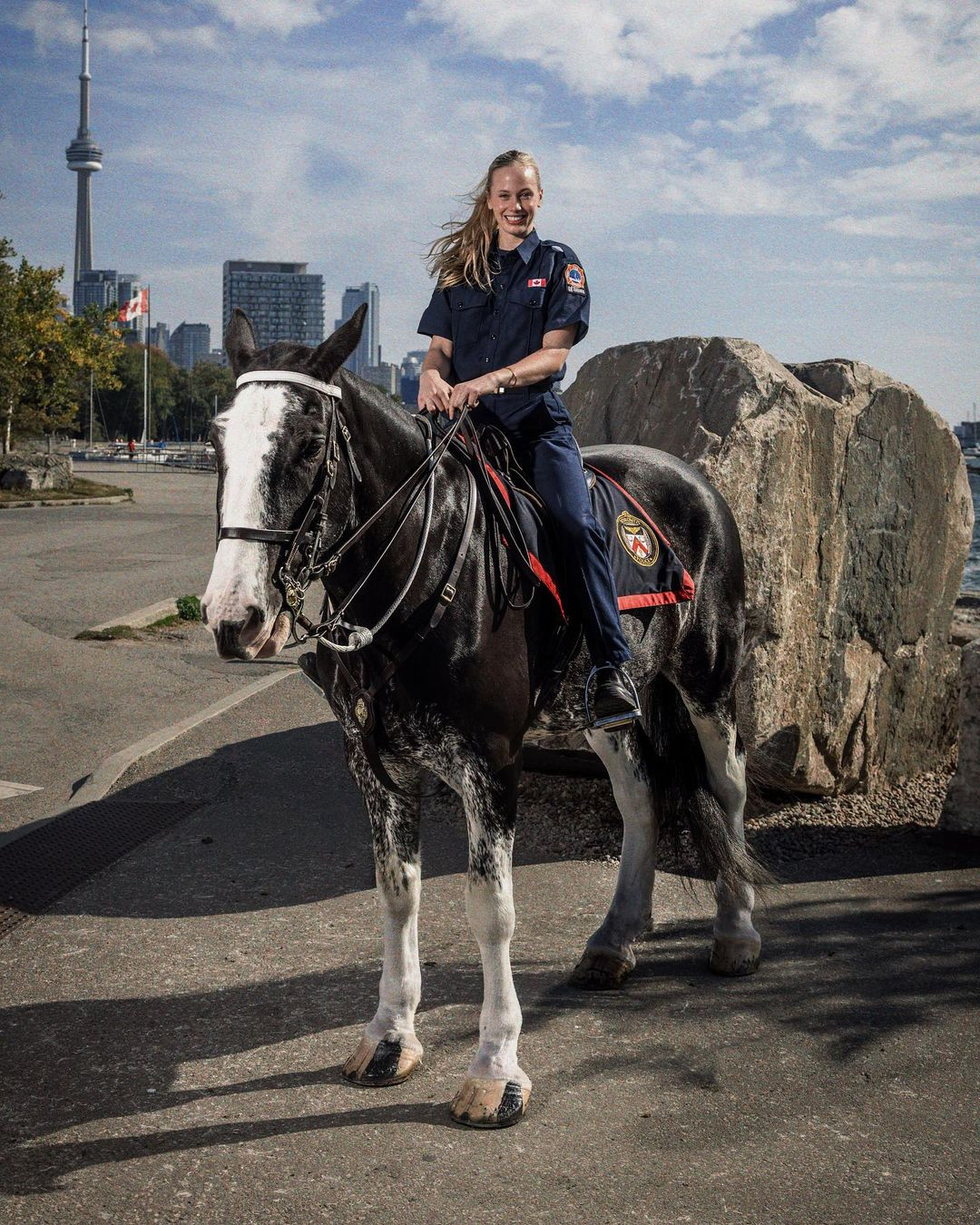 Croal cũng làm việc với Wounded Warriors Canada, tổ chức một loạt giải golf từ thiện. “Rõ ràng là tôi có nhiều kinh nghiệm trong hai lĩnh vực do nam giới thống trị", cô nói. Croal cũng làm việc với Wounded Warriors Canada, tổ chức một loạt giải golf từ thiện. “Rõ ràng là tôi có nhiều kinh nghiệm trong hai lĩnh vực do nam giới thống trị", cô nói.
