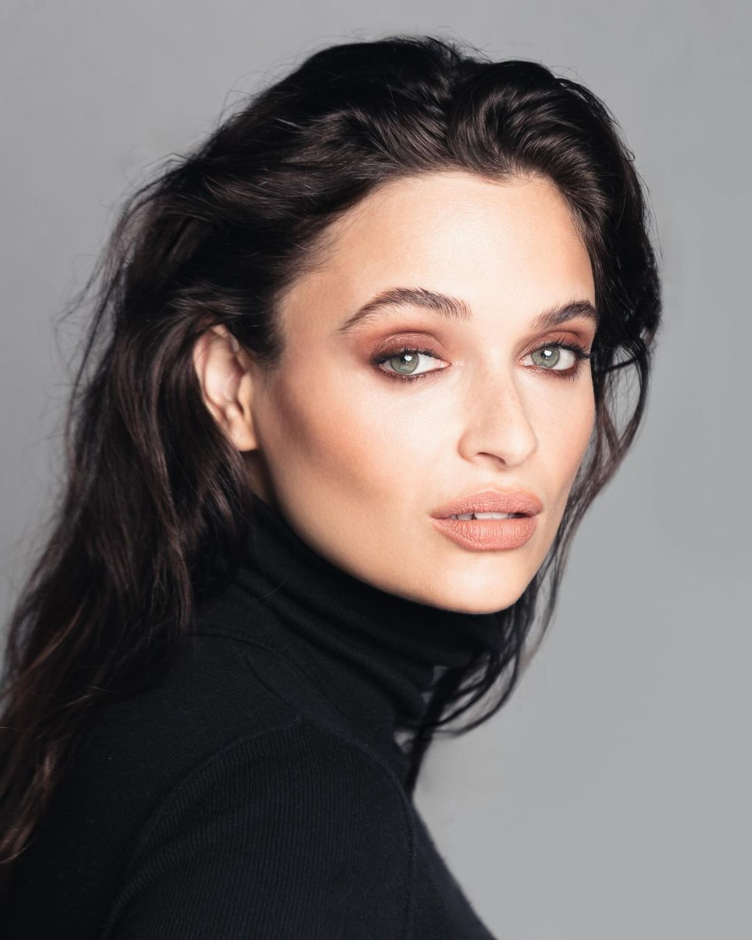 Mia Le Roux làm nên lịch sử khi trở thành người khiếm thính đầu tiên đăng quang Hoa hậu Nam Phi.