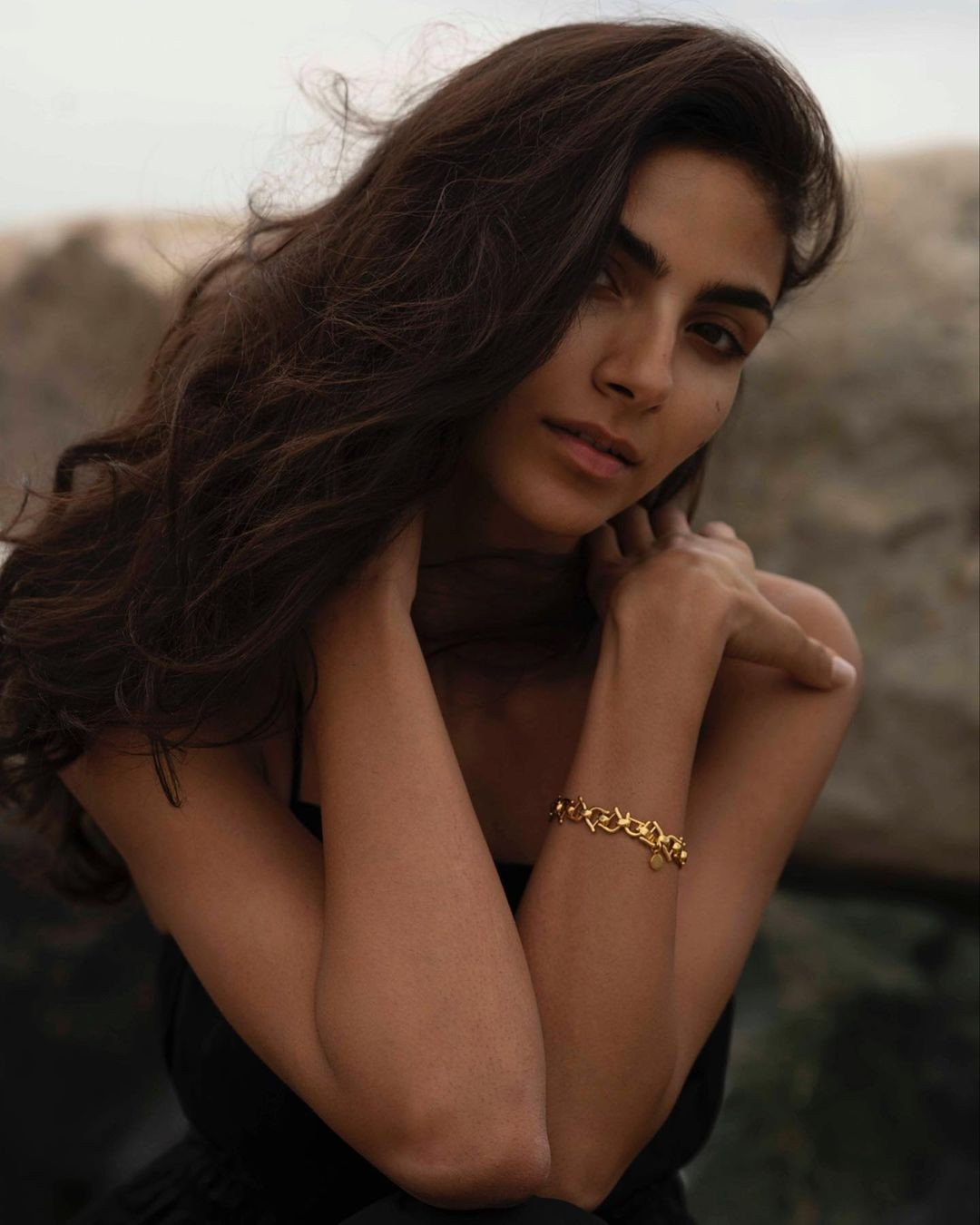 Cô đang theo đuổi bằng về sinh học và hoạt động kinh doanh, là nhà đầu tư mạo hiểm ở London, Anh.