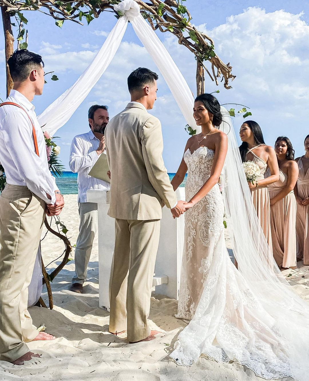 Một năm sau khi Maria chia tay người yêu, cô và Tanner Mata bắt đầu hẹn hò. "Chúng tôi đã là bạn bè trong một thời gian rất dài. Chúng tôi chưa bao giờ mất liên lạc. Khi tôi sống ở Hong Kong (Trung Quốc), anh ấy đã đến thăm và chúng tôi đã kết nối lại rồi bắt đầu hẹn hò", cô chia sẻ.