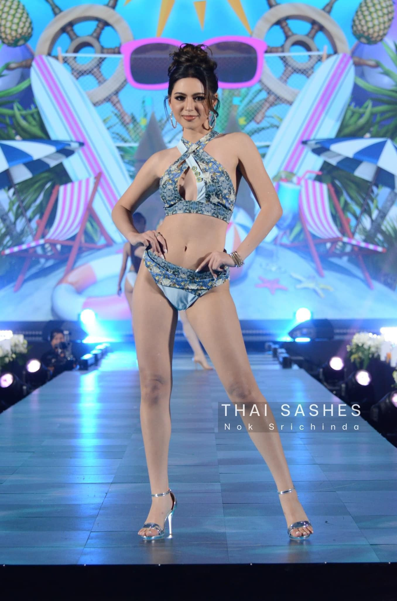 Soda Fowler có chiều cao 1,72 m, hình thể khỏe khoắn và quyến rũ.