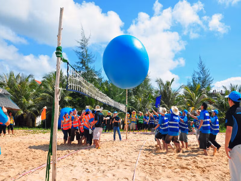 Du lịch là một trong những chính sách "vàng" được nhiều đơn vị, tổ chức áp dụng. Ảnh minh họa: Green Yellow