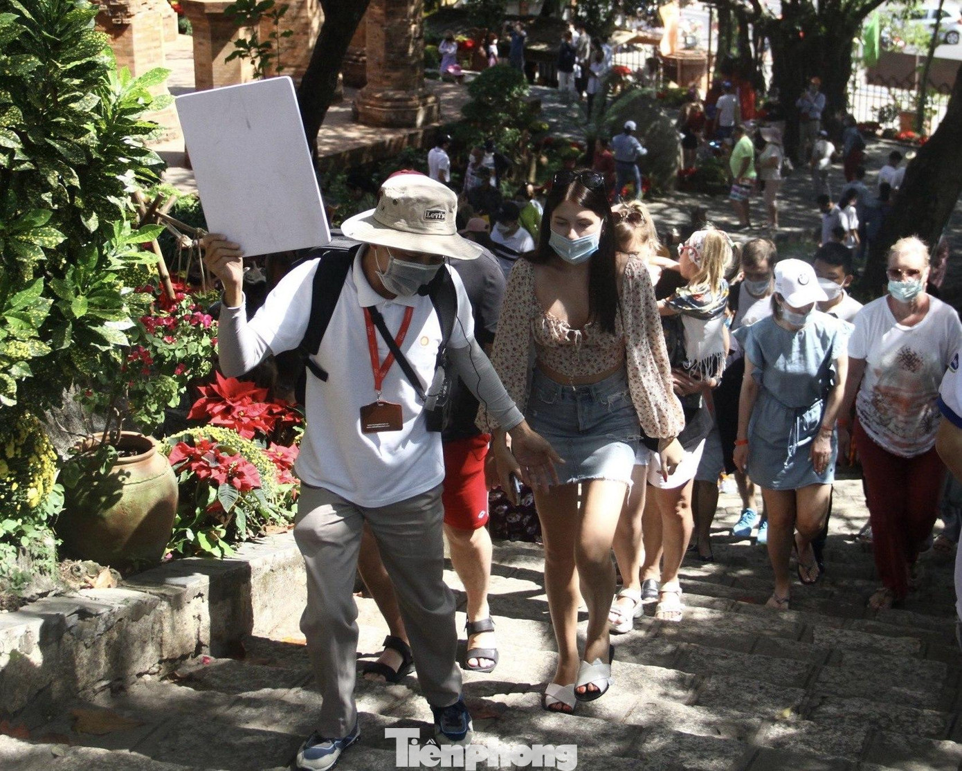 Dịp Tết Nguyên đán Nhâm Dần 2022, nhiều điểm tham quan du lịch tại TP. Nha Trang như: Tháp bà Ponagar, Aroma House, bến du thuyền Ana Marina, Hòn Tằm, Vinpearl… thu hút nhiều du khách quốc tế đến tham quan, nghỉ dưỡng.