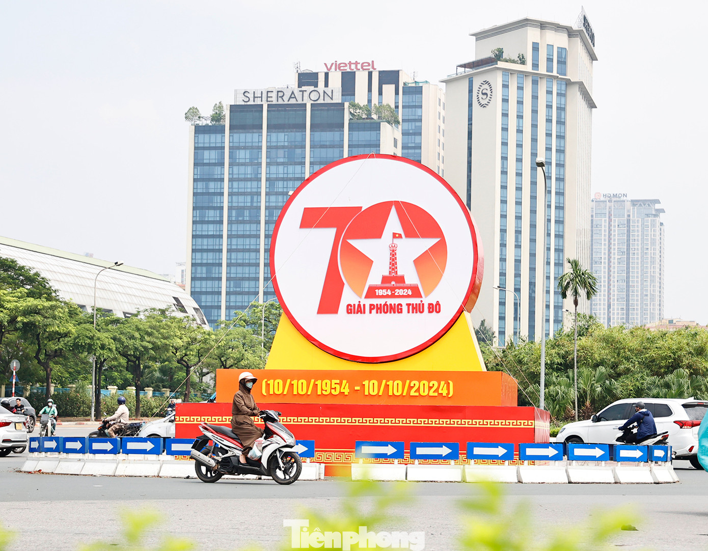 Kỷ niệm 70 năm Ngày Giải phóng Thủ đô là dịp để mỗi chúng ta nhìn lại chặng đường lịch sử vẻ vang, hào hùng và phát triển của Hà Nội. Kỷ niệm 70 năm Ngày Giải phóng Thủ đô là dịp để mỗi chúng ta nhìn lại chặng đường lịch sử vẻ vang, hào hùng và phát triển của Hà Nội.