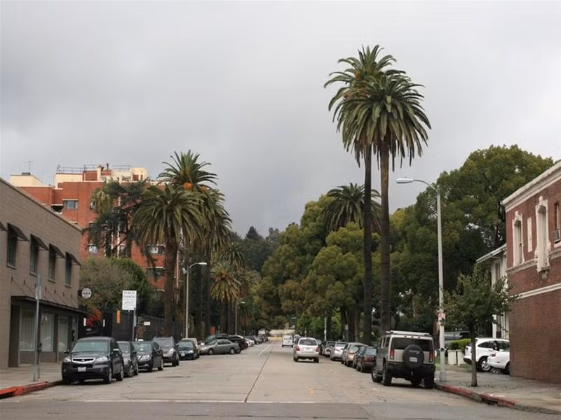 Một góc phố trên đường Hollywood . Ảnh : Hiệu Minh