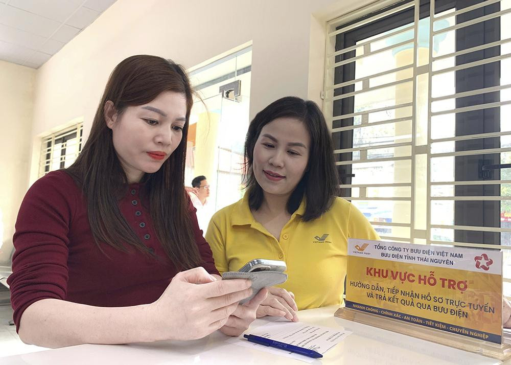 Trung tâm Phục vụ Hành chính công xã La Hiên đặt tại trụ sở Bưu cục La Hiên, Bưu điện Khu vực Đồng Hỷ - Võ Nhai, tỉnh Thái Nguyên