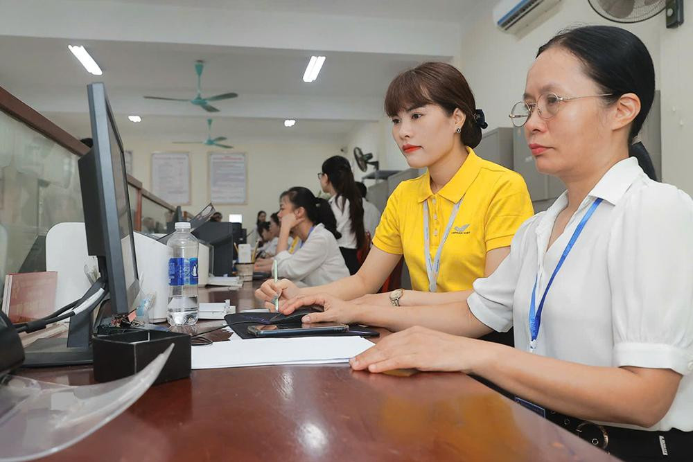 Bưu điện tỉnh Thái Nguyên bố trí 02 nhân viên Bưu điện hỗ trợ tại Trung tâm phục vụ Hành chính công xã Đồng Hỷ