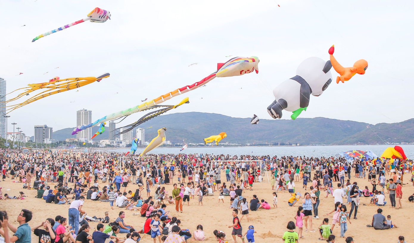 Du lịch Quy Nhơn đông đúc mùa cao điểm