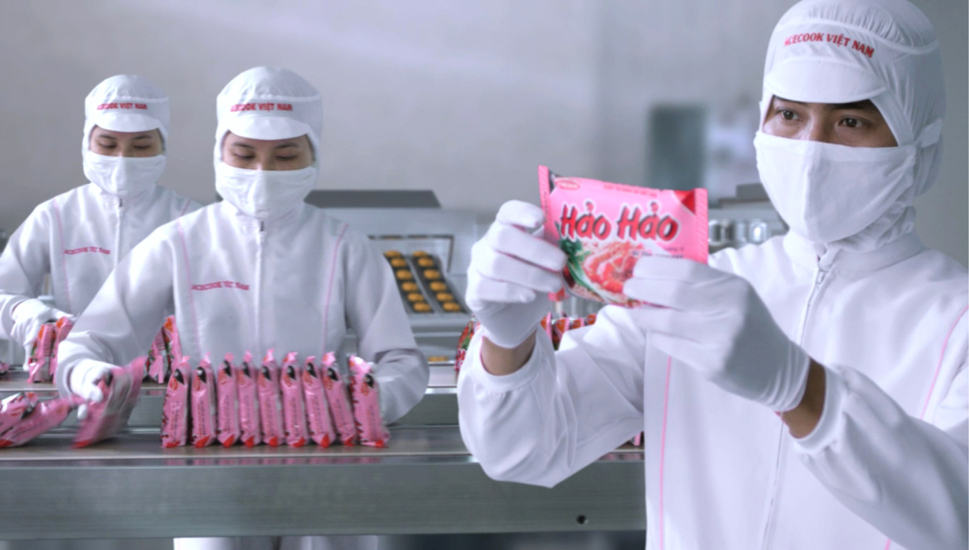 Đằng sau mỗi gói mì Hảo Hảo chỉ vài nghìn đồng là cả một hệ thống quản lý chất lượng chuẩn quốc tế