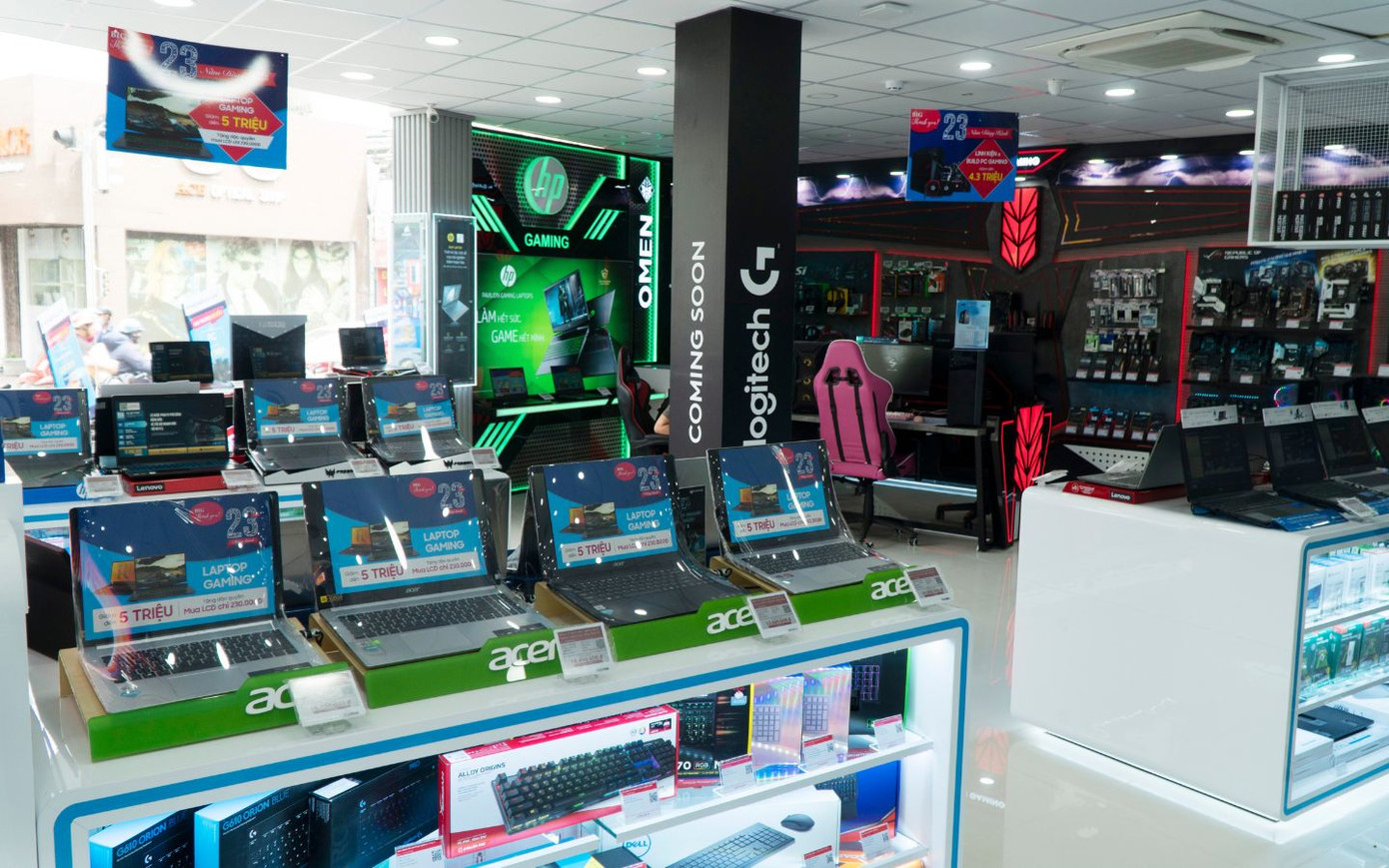Nhiều sản phẩm công nghệ chính hãng với giá cực hời tại Phong Vũ