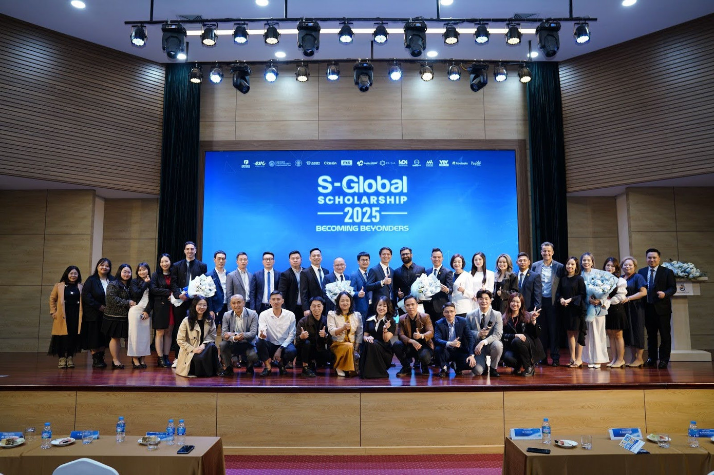 Sự kiện công bố học bổng S-Global 3 vừa diễn ra trong năm 2025. Ảnh: SunUni Academy Sự kiện công bố học bổng S-Global 3 vừa diễn ra trong năm 2025. Ảnh: SunUni Academy