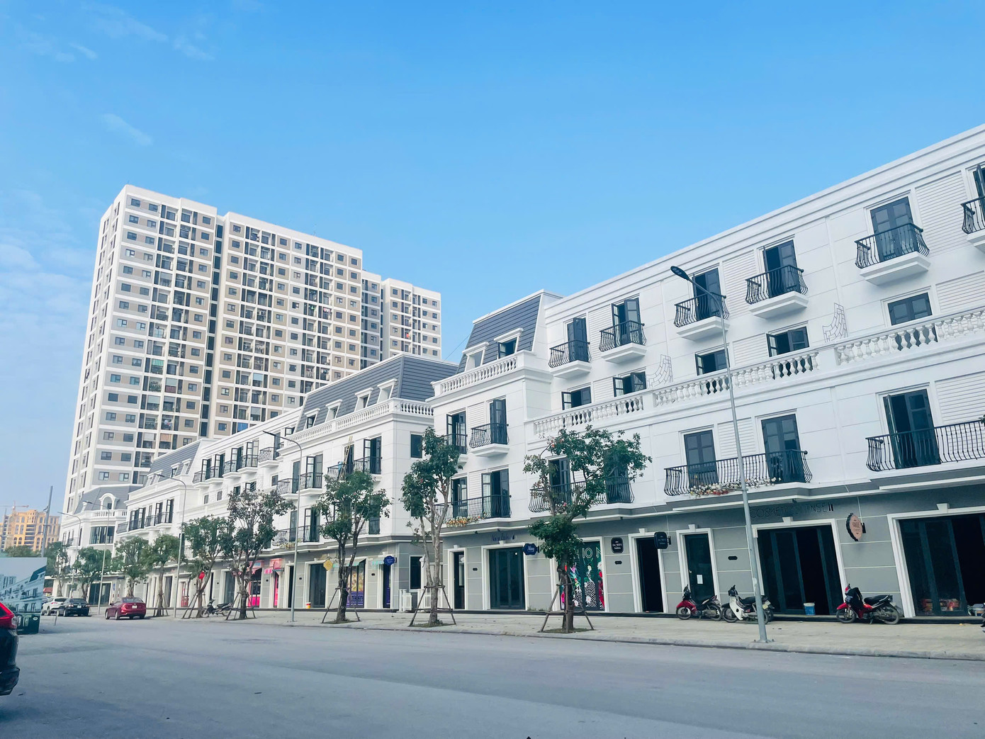Dãy shophouse phong cách châu Âu hiện đại tại trung tâm Thành Vinh