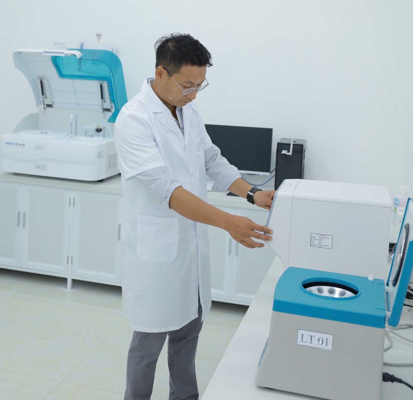 Các máy móc và công nghệ hiện đại góp phần hỗ trợ quá trình chẩn đoán, điều trị bệnh