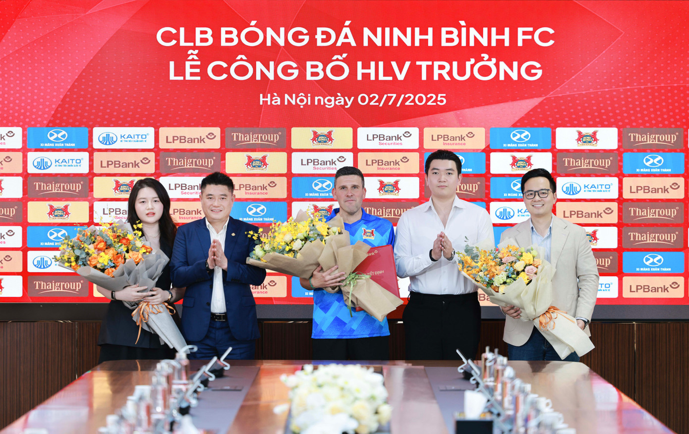 Sự kiện cũng chính thức ra mắt Ban lãnh đạo Ninh Bình FC mùa giải V.League 2025/26