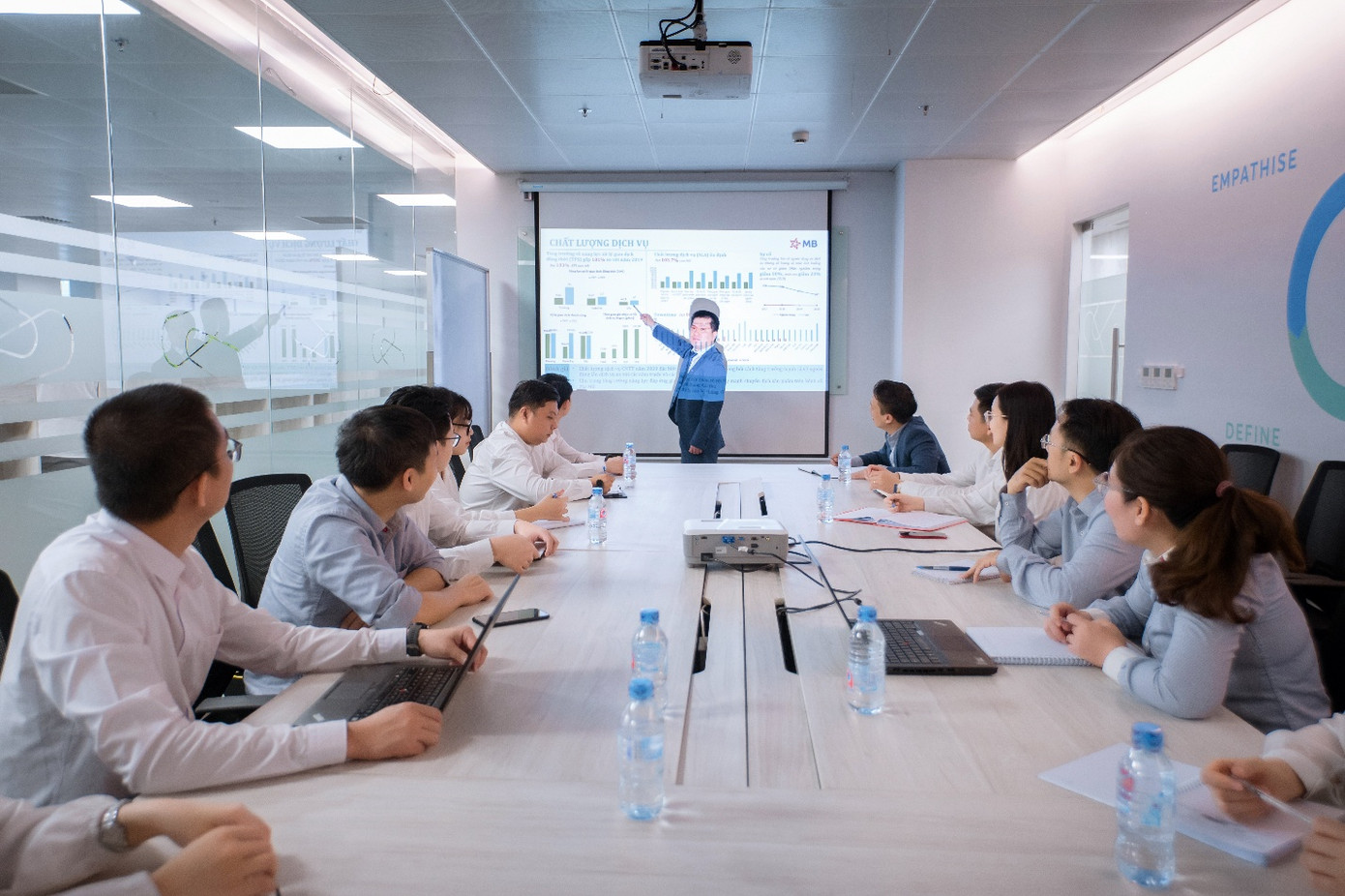 MB hướng tới việc chuyển đổi số toàn diện cả tổ chức, từ quy trình vận hành nội bộ, cách thức làm việc, cho đến văn hóa doanh nghiệp.