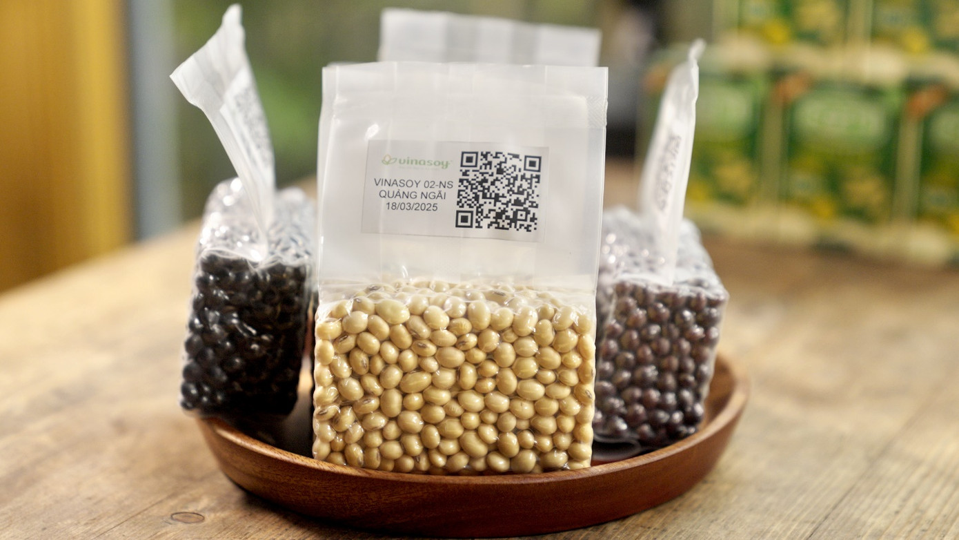 Vinasoy đang sở hữu hơn 2.300 nguồn gen đậu nành không biến đổi gen, phục vụ cho nghiên cứu chọn giống phù hợp với từng vùng sinh thái và định hướng phát triển đa dạng sản phẩm.