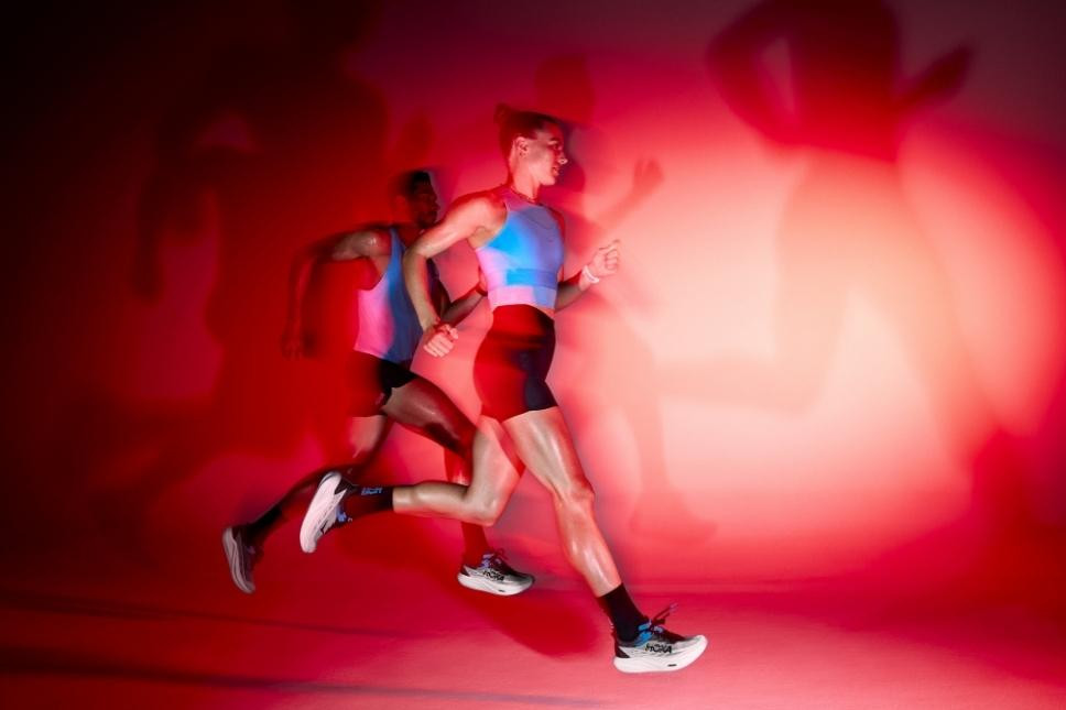 Rocket X 3 có độ chênh gót-mũi 7mm, nặng 185g (size nữ US8) và 226g (size nam US10). Rocket X 3 có độ chênh gót-mũi 7mm, nặng 185g (size nữ US8) và 226g (size nam US10).