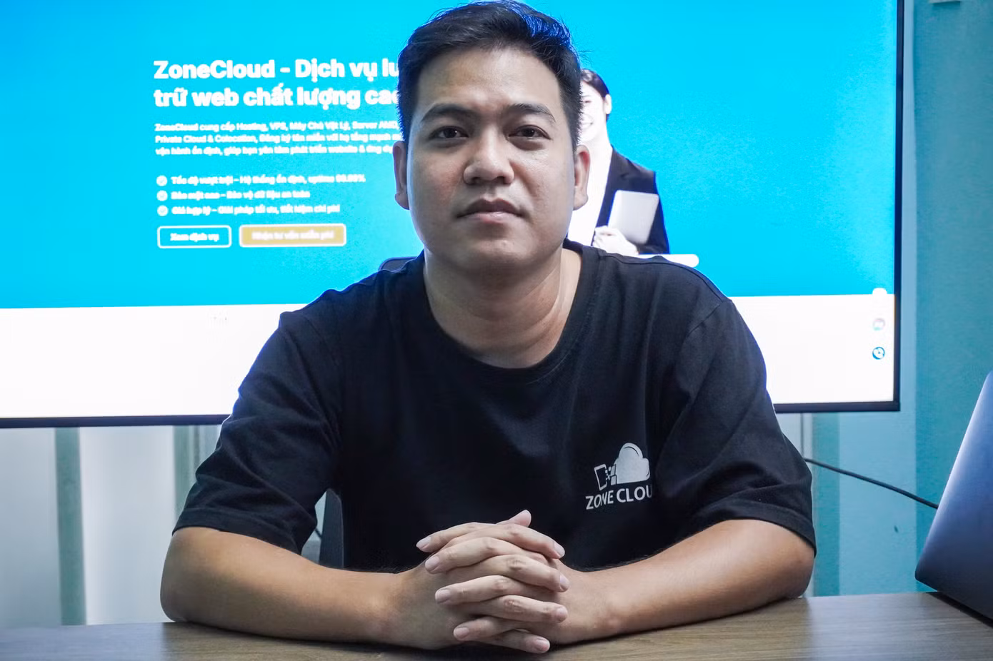 Ông Võ Đỗ Khuê - Co-Founder ZoneCloud chia sẻ tầm nhìn phát triển và cam kết chất lượng dịch vụ. Ông Võ Đỗ Khuê - Co-Founder ZoneCloud chia sẻ tầm nhìn phát triển và cam kết chất lượng dịch vụ.