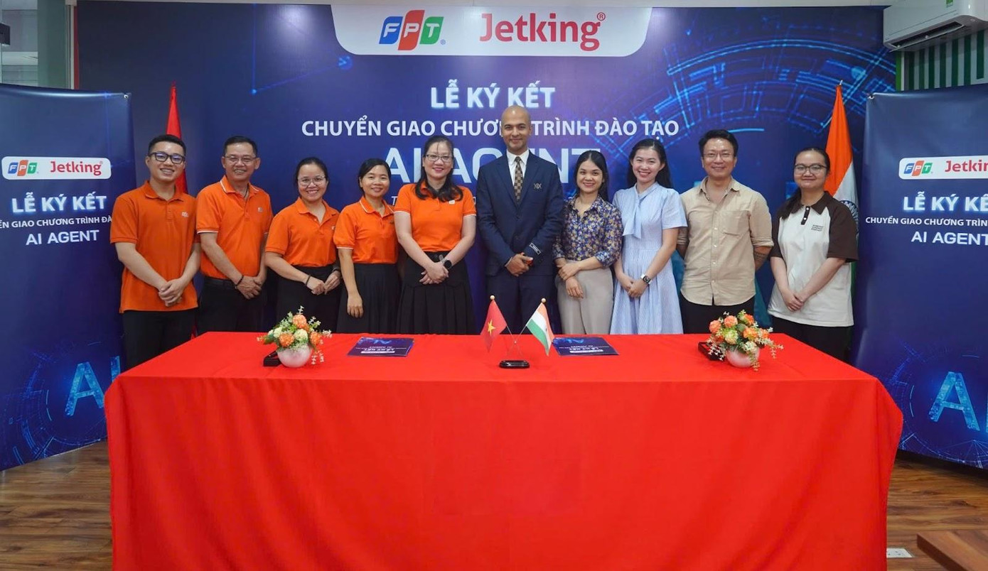 Học sinh tốt nghiệp THPT, sinh viên, người đi làm muốn nâng cao chuyên môn hoặc chuyển đổi ngành nghề là đối tượng phù hợp theo học chương trình AI Agent này. Học sinh tốt nghiệp THPT, sinh viên, người đi làm muốn nâng cao chuyên môn hoặc chuyển đổi ngành nghề là đối tượng phù hợp theo học chương trình AI Agent này.