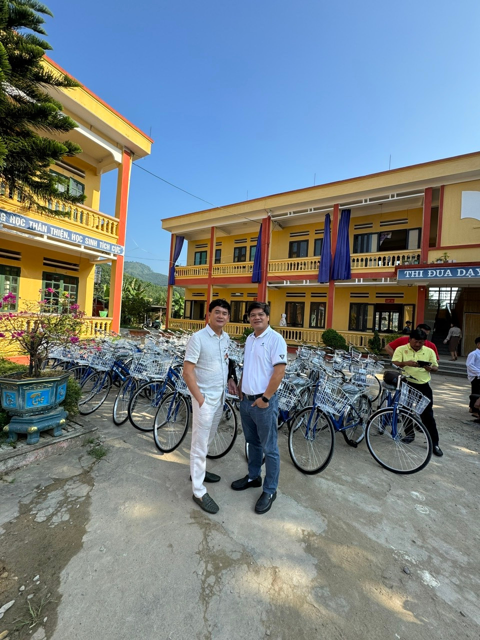 “Song Long Hội Tụ” còn là nơi kết nối những mối quan hệ đồng niên “Song Long Hội Tụ” còn là nơi kết nối những mối quan hệ đồng niên
