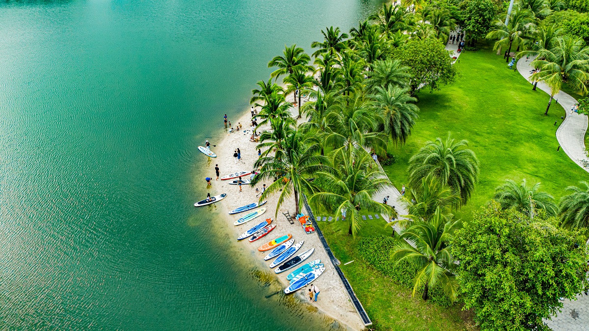 Gần 900.000 m² cây xanh và mặt nước đan cài khắp đại đô thị kết nối với đại công viên 36ha