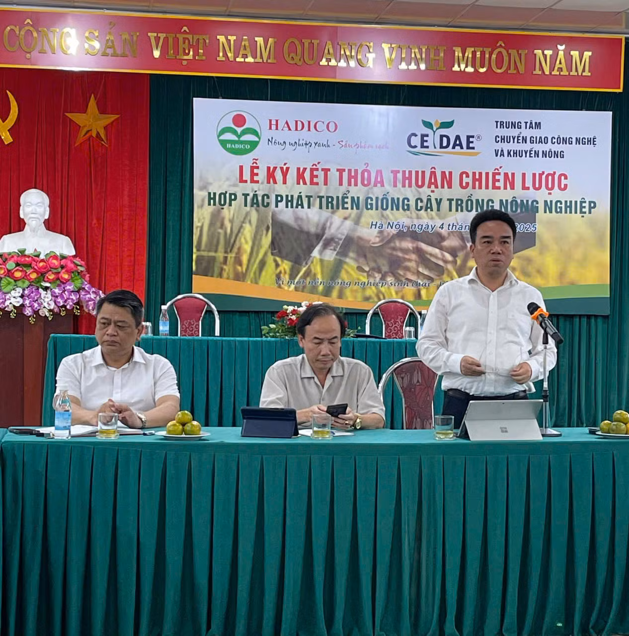 Ông Lê Văn Tuấn, Chủ tịch HĐTV Hadico phát biểu ý kiến. Ông Lê Văn Tuấn, Chủ tịch HĐTV Hadico phát biểu ý kiến.
