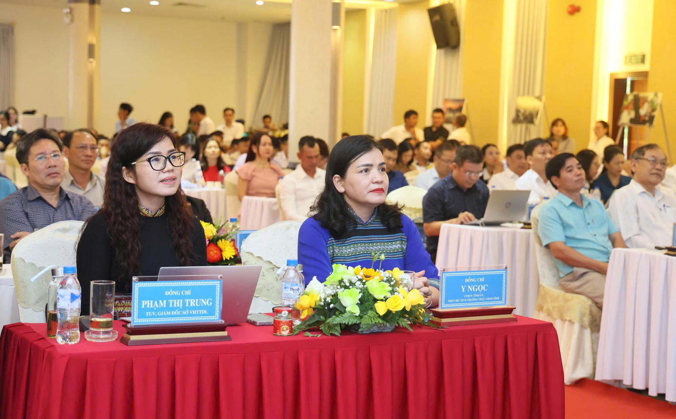 Các đại biểu tham dự tọa đàm Các đại biểu tham dự tọa đàm