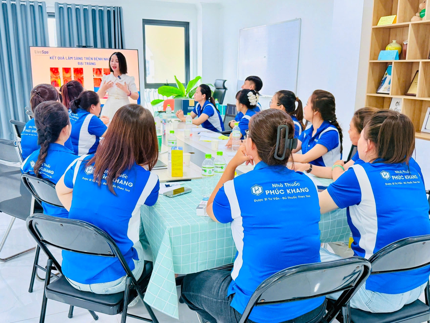 LiveSpo và Phúc Khang không ngừng cập nhật thông tin về bào tử lợi khuẩn. Ảnh: LiveSpo Pharma