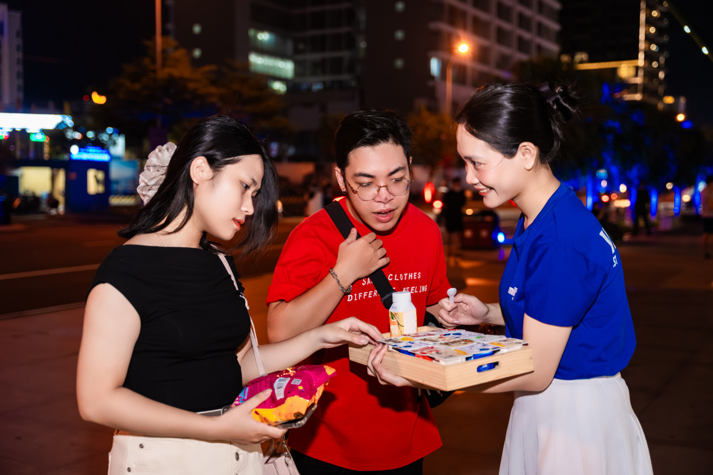 Các sản phẩm sữa chua Vinamilk đồng hành cùng người dân tại các điểm chiếu phim ngoài trời diễn ra xuyên suốt DANAFF III.