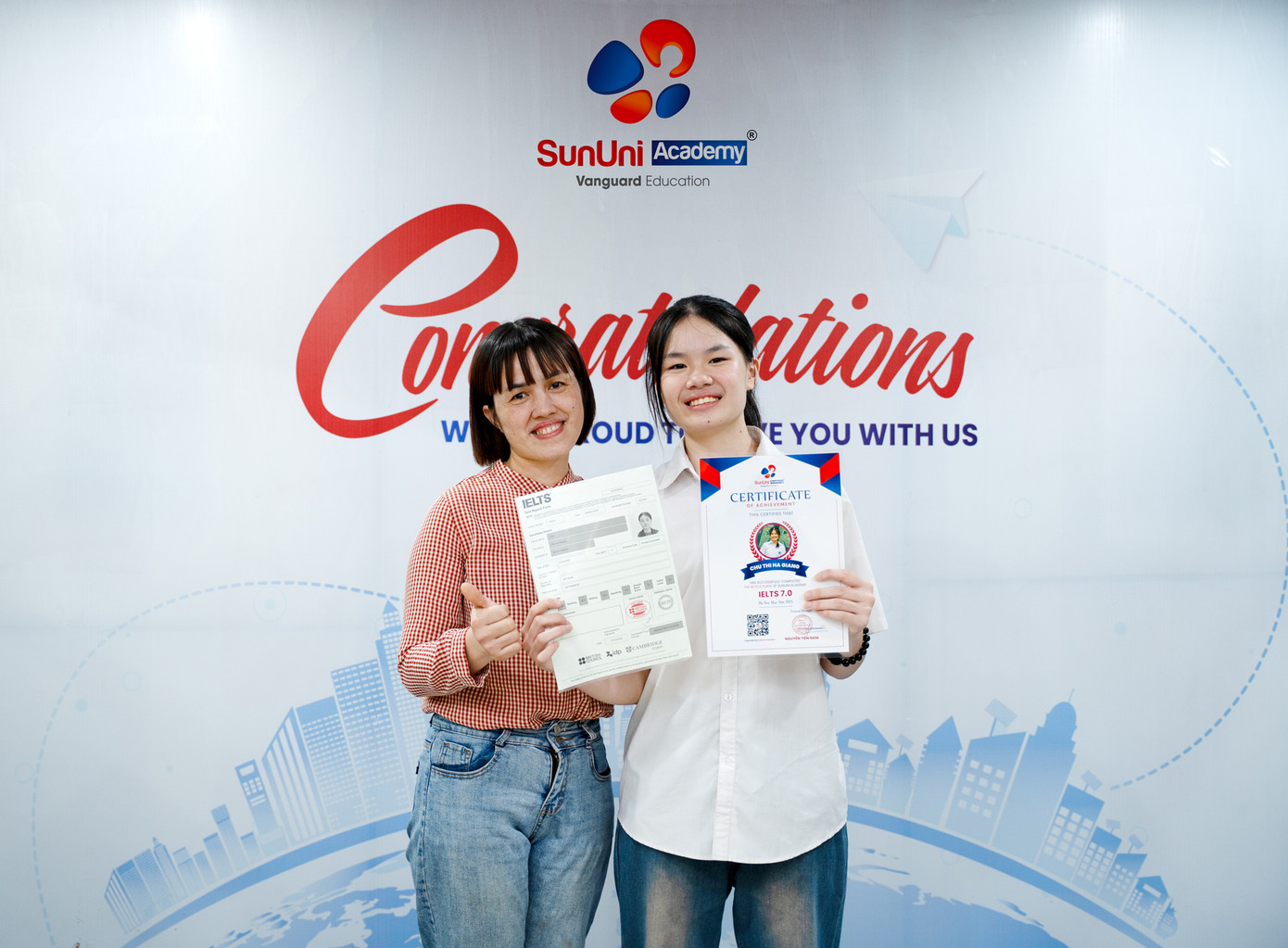 Chu Thị Hà Giang - học viên SunUni Academy rạng rỡ với tấm bằng 7.0 IELTS. Chu Thị Hà Giang - học viên SunUni Academy rạng rỡ với tấm bằng 7.0 IELTS.