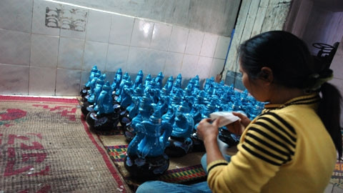 Theo thông tin từ các trung tâm chống độc và các bệnh viện điều trị tâm thần, rượu giả, rượu kém chất lượng đang tạo ra những cú sốc quá lớn đối với sức khỏe thể chất, trí tuệ và tâm thần của người uống. . Theo thông tin từ các trung tâm chống độc và các bệnh viện điều trị tâm thần, rượu giả, rượu kém chất lượng đang tạo ra những cú sốc quá lớn đối với sức khỏe thể chất, trí tuệ và tâm thần của người uống.